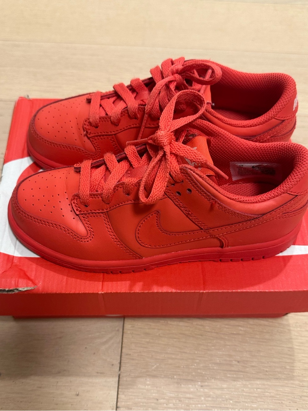 Nike Dunks Low - Picture 3 of 8